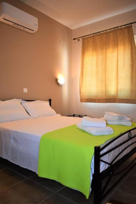 Smailis Apartment 1 Koroni  エクステリア 写真